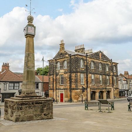 Guisborough Town Hall Exteriör bild