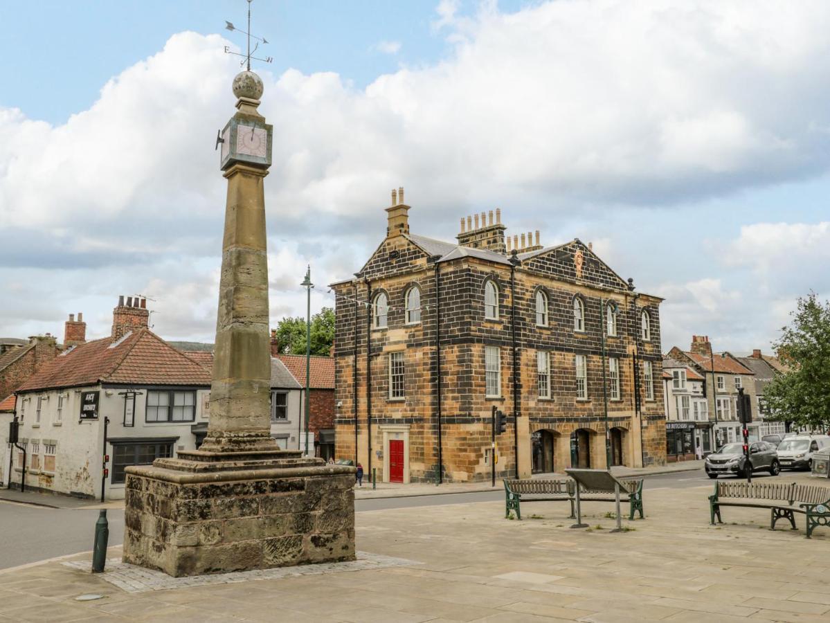 Guisborough Town Hall Exteriör bild